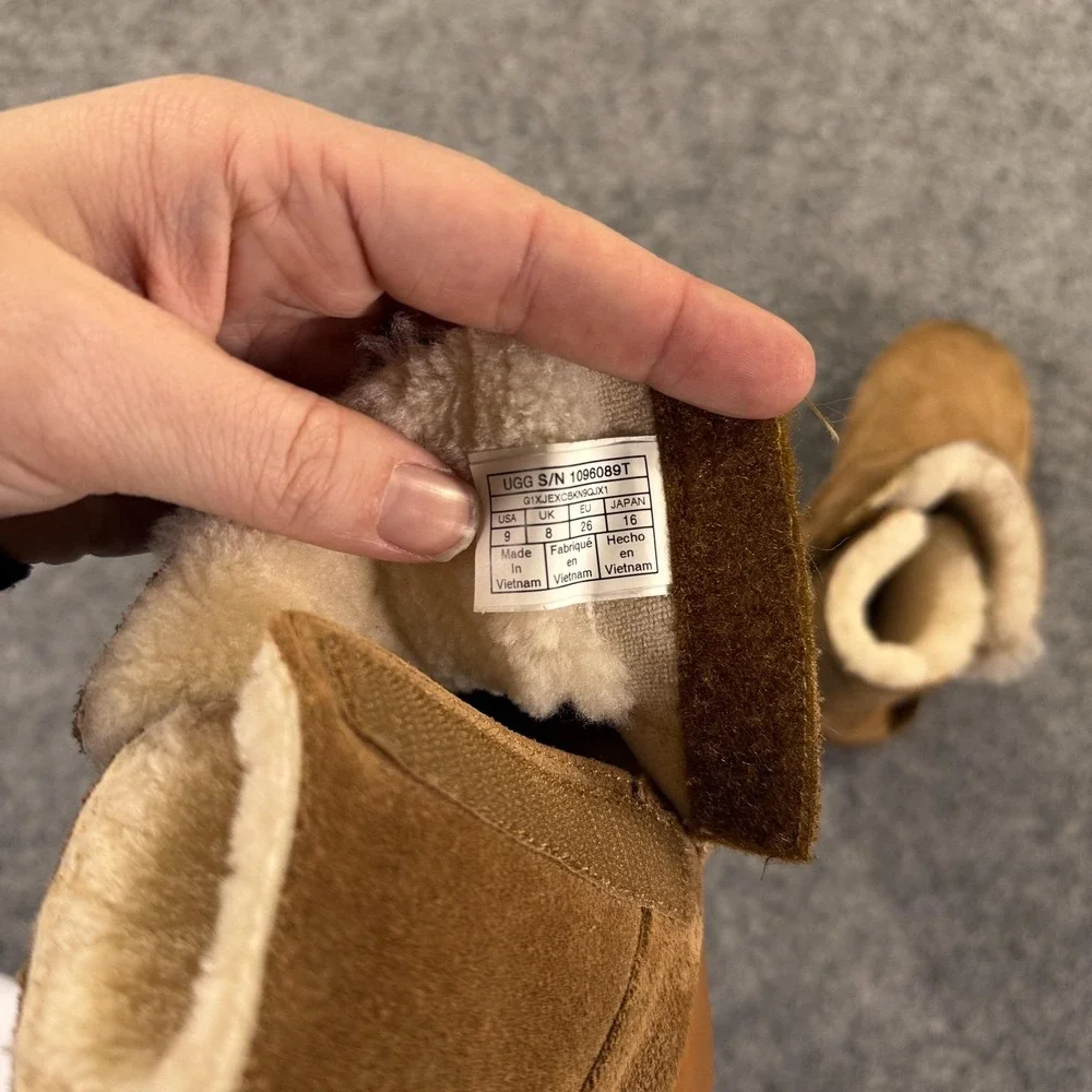 UGG Boots Toddler Size 9 Brown Suede Shearling Lined Hook Loop Ankle‎ Booties